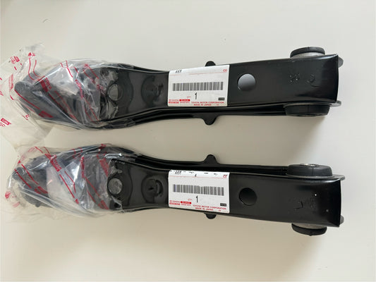AE86 Front lower control arms OEM