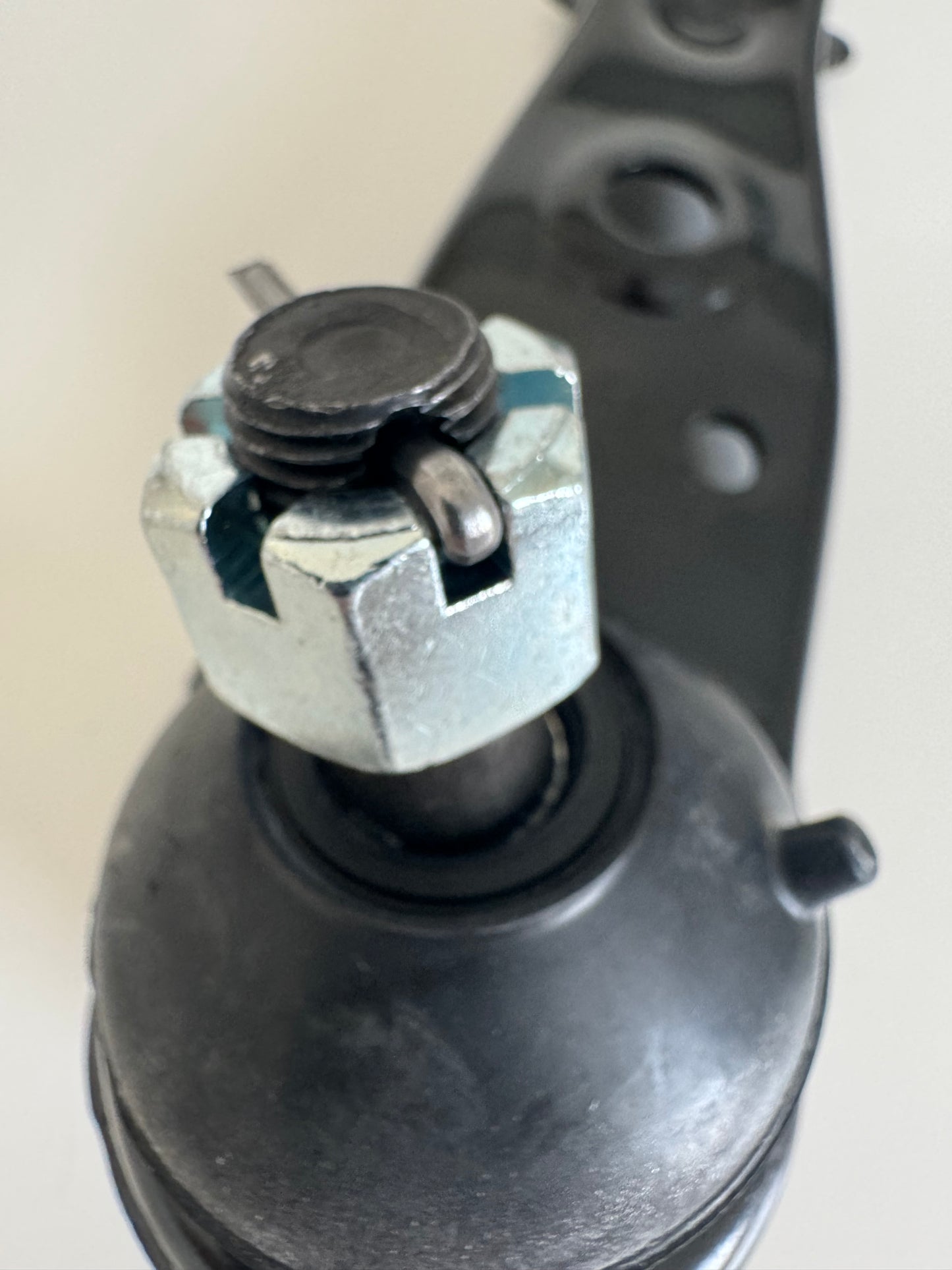 AE86 Front lower control arms OEM