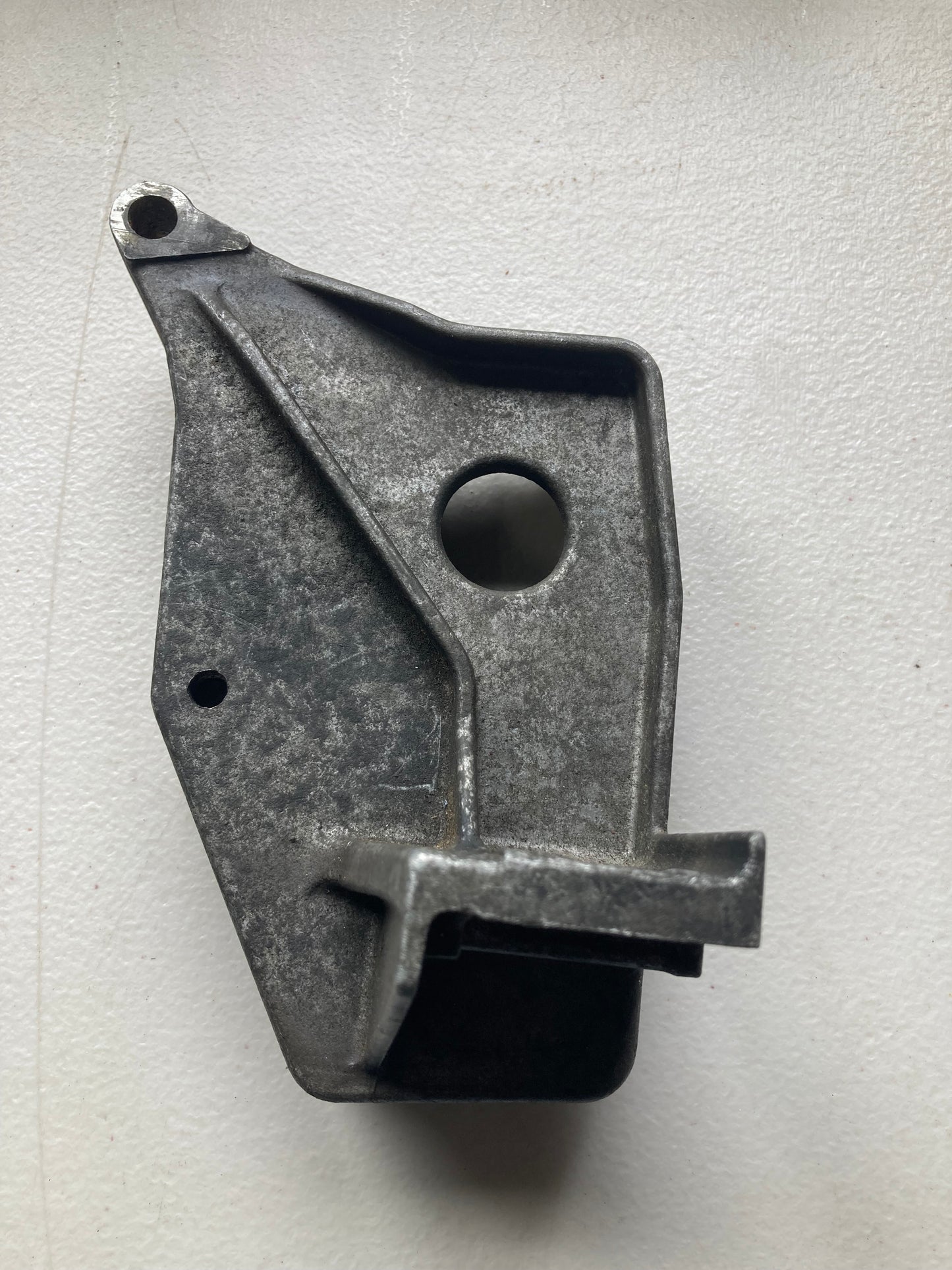 AE92 AE101 4AGZE 16V Coil mounting bracket