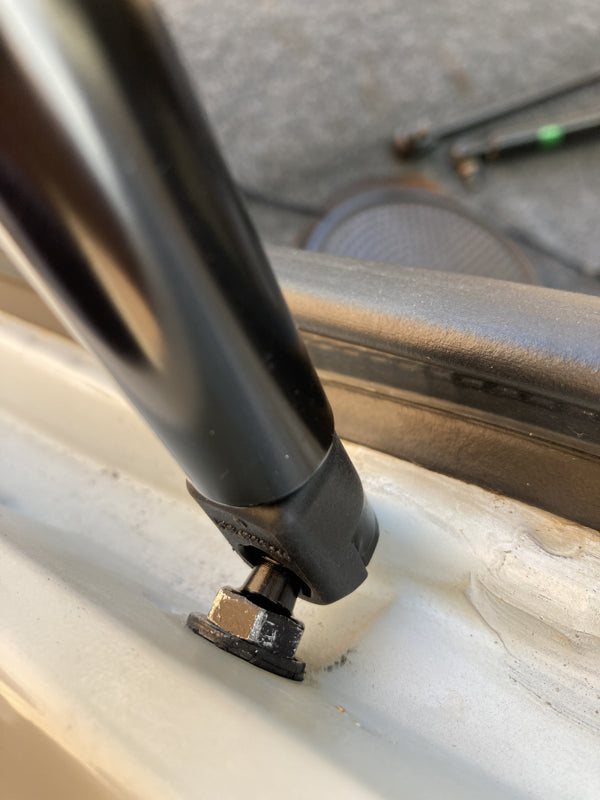 Toyota Corolla AE82 Hatchback boot gas struts