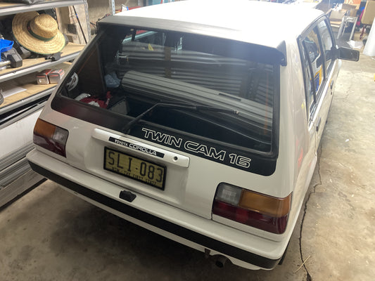 Toyota Corolla AE82 Hatchback boot gas struts