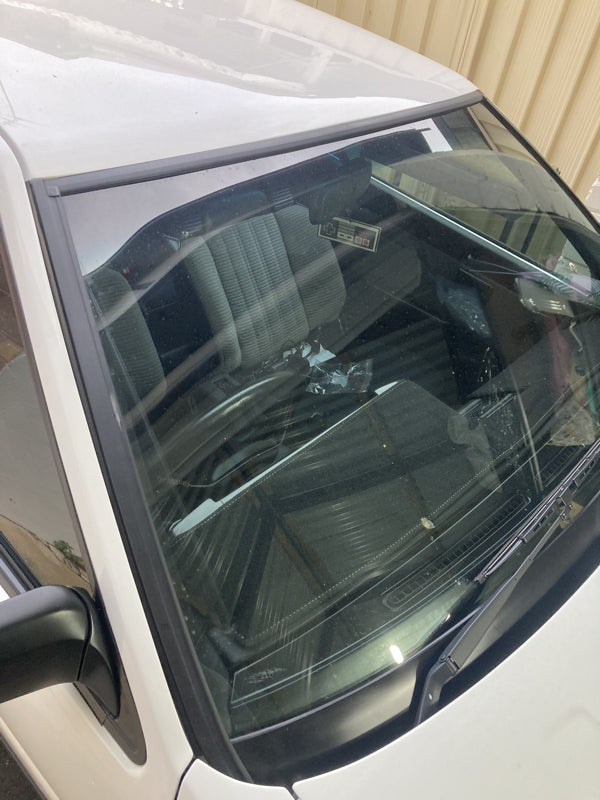 Toyota Sprinter AE86 Windshield moulding trims