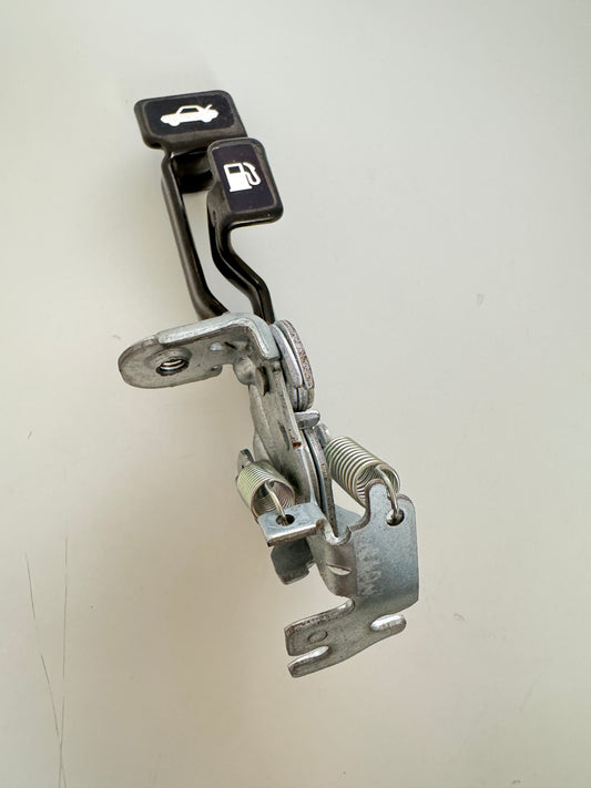 Toyota AE86 Boot/Fuel release lever