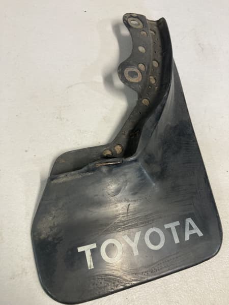 Toyota Sprinter AE86 RH Rear mudflap