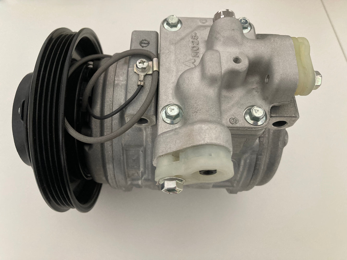 Toyota Corolla AE92 AE94 AE96 4AFE DENSO AC Compressor