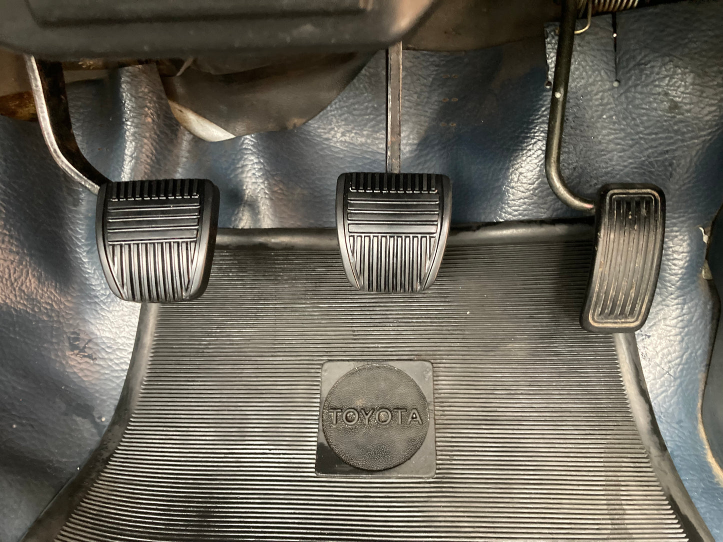 Toyota Hilux 83-87 Rubber pedals